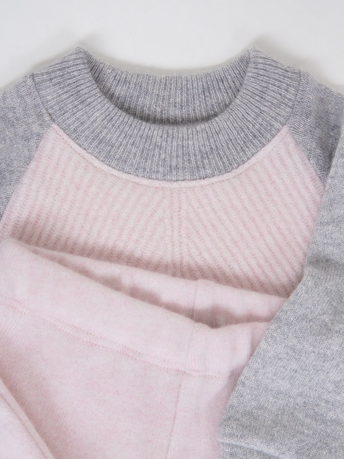 Kaszmirowy komplet Baby Pink