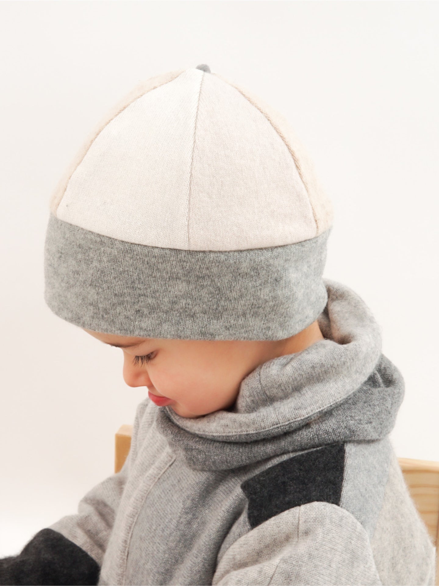 Set of hat and snood