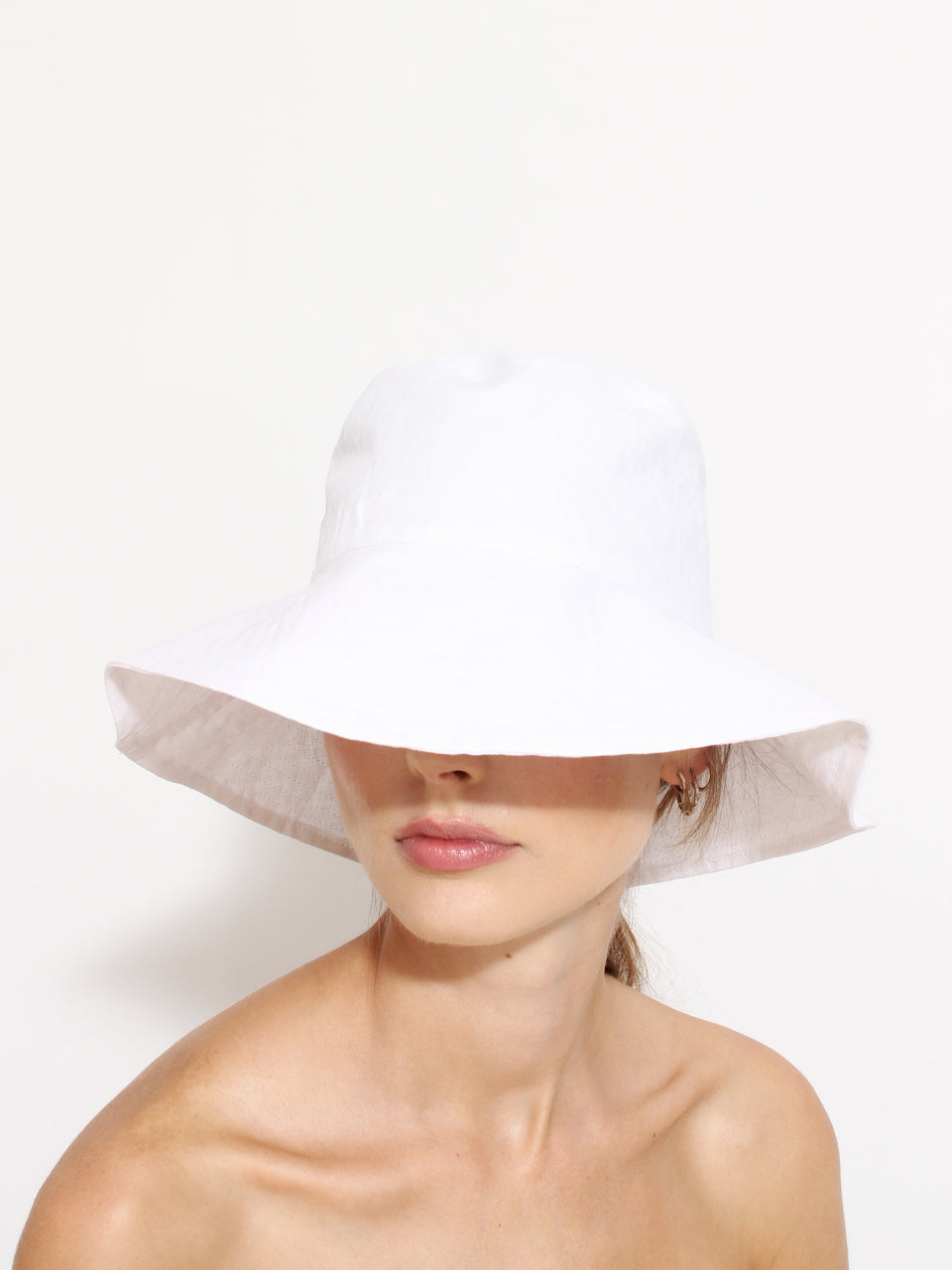 Chapeau d'été blanc