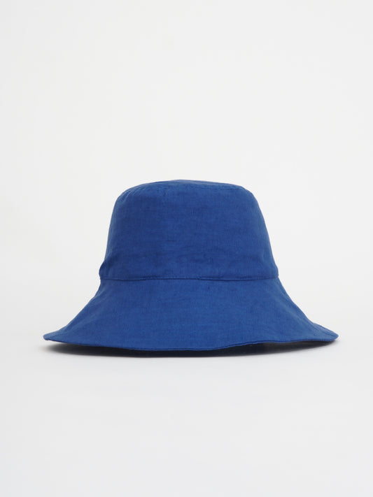 Chapeau d'été bleu
